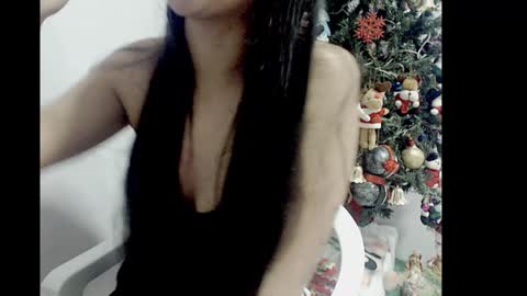 lizz1305 online show from 12-18-24, 03:55