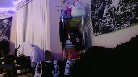 Lizz  online show from 09-21-25, 03:52