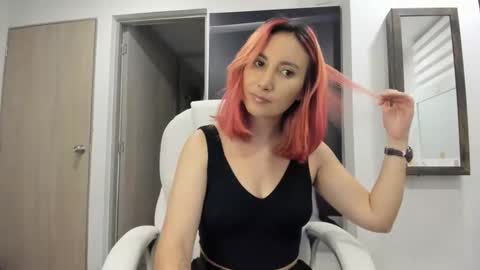 lizzdoux online show from 12-16-25, 03:00