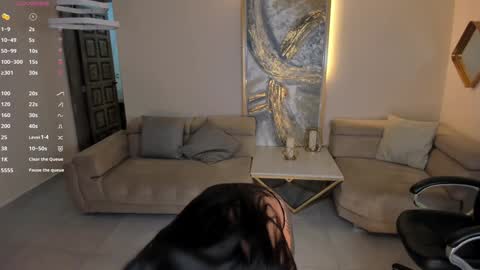 Snapshot of lizzhamilton_ chatting on 02-04-25, 11:27 Lizzi online show from 02-04-25, 11:27