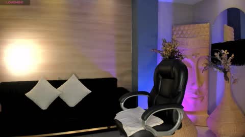 Snapshot of lizzhamilton_ chatting on 09-22-25, 07:16 Lizzi online show from 09-22-25, 07:16
