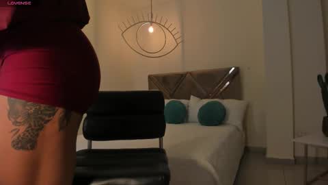 Snapshot of lizzhamilton_ chatting on 10-18-25, 10:32 Lizzi online show from 10-18-25, 10:32