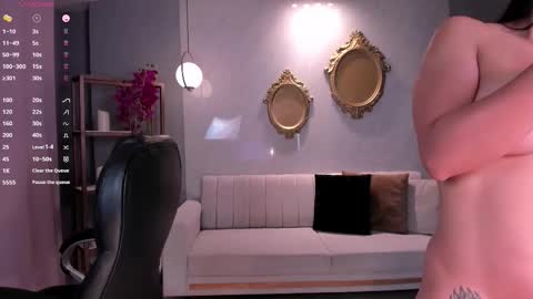 Lizzi  online show from 10-23-25, 09:13