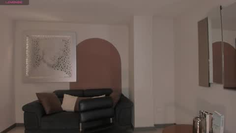 Lizzi  online show from 11-15-25, 08:05