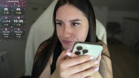 Snapshot of lizzi_fox chatting on 10-19-25, 05:02 Lizi-Fox online show from 10-19-25, 05:02