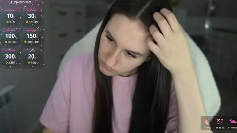 Snapshot of lizzi_fox chatting on 12-19-25, 09:38 Lizi-Fox online show from 12-19-25, 09:38