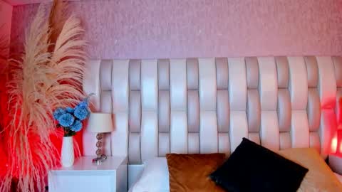 Snapshot of lizzi_hotman chatting on 10-24-25, 01:18 LIZZI online show from 10-24-25, 01:18