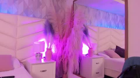 LIZZI online show from 04-20-26, 08:32