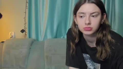 Snapshot of lizzi_muur chatting on 01-15-25, 05:47 lizzi_muur online show from 01-15-25, 05:47