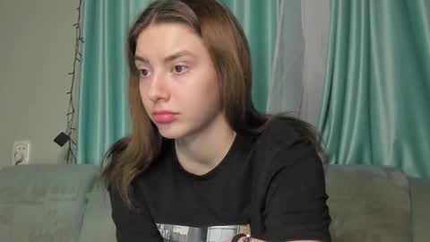 Snapshot of lizzi_muur chatting on 01-19-25, 06:32 lizzi_muur online show from 01-19-25, 06:32