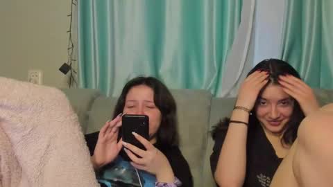 Snapshot of lizzi_muur chatting on 01-24-25, 01:47 lizzi_muur online show from 01-24-25, 01:47