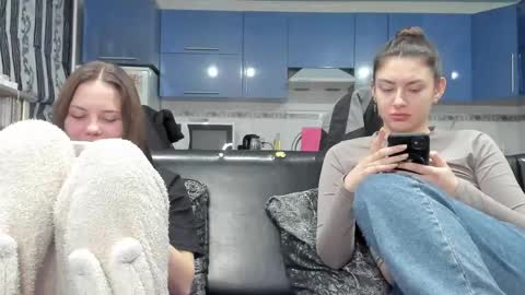 Snapshot of lizzi_muur chatting on 02-09-25, 02:40 lizzi_muur online show from 02-09-25, 02:40