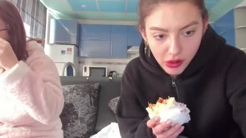 Snapshot of lizzi_muur chatting on 02-20-25, 10:59 lizzi_muur online show from 02-20-25, 10:59