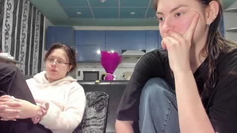 Snapshot of lizzi_muur chatting on 02-28-25, 03:59 lizzi_muur online show from 02-28-25, 03:59