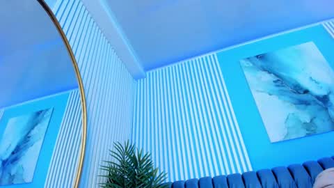 Lizzie Evan online show from 10-01-25, 12:00