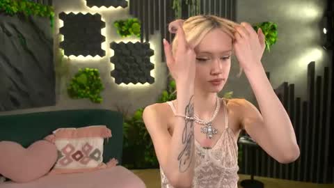 Liza online show from 05-07-26, 01:16