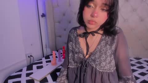 Snapshot of lizzy_dark chatting on 10-14-25, 11:33 Lizz online show from 10-14-25, 11:33