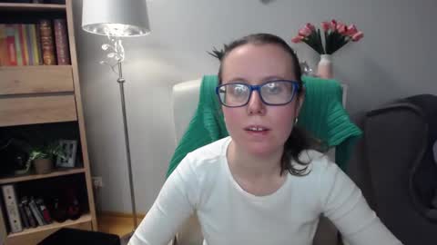 Lizzy online show from 03-10-26, 05:45