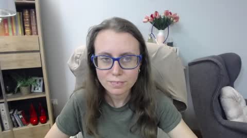 Snapshot of lizzy_sparkle chatting on 05-29-26, 05:27 Lizzy online show from 05-29-26, 05:27