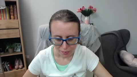 Snapshot of lizzy_sparkle chatting on 06-01-26, 04:25 Lizzy online show from 06-01-26, 04:25