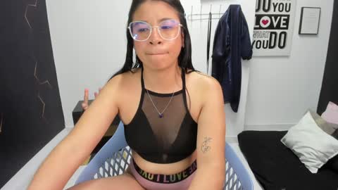 Lizzy online show from 01-15-25, 11:51