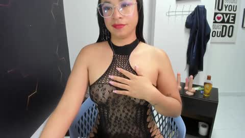 Lizzy online show from 01-28-25, 02:43