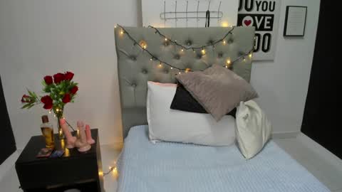 Lizzy online show from 02-07-25, 01:15