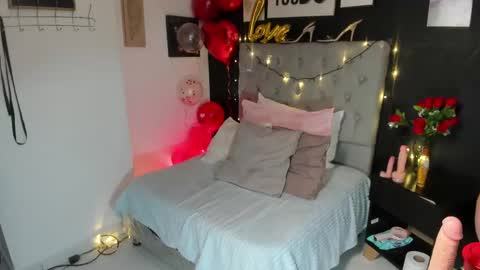 Lizzy online show from 02-15-25, 02:15