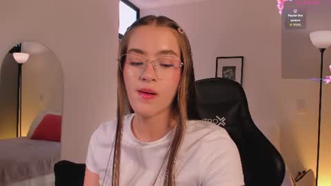 Lizzy Colins online show from 06-26-26, 06:56