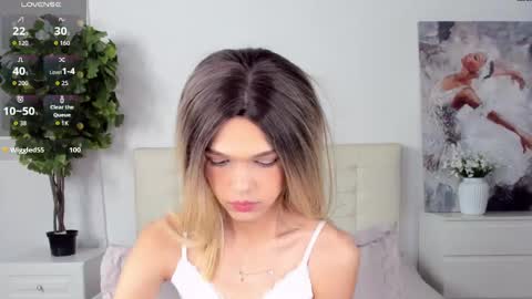 Snapshot of lizzydelrey chatting on 05-07-26, 02:00 lizzydelrey online show from 05-07-26, 02:00