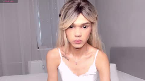 Snapshot of lizzydelrey chatting on 07-12-26, 05:26 lizzydelrey online show from 07-12-26, 05:26