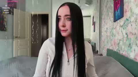 Snapshot of lizzymoore_ chatting on 03-17-26, 10:07 Lizzy 3 online show from 03-17-26, 10:07