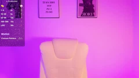 lizzyponcee online show from 10-30-25, 12:17