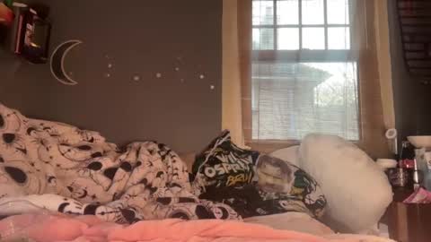 Snapshot of lizzyylovesick chatting on 02-14-25, 05:03 lizzybunny online show from 02-14-25, 05:03