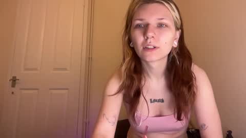 Snapshot of lizzyylovesick chatting on 09-25-25, 07:17 lizzybunny online show from 09-25-25, 07:17