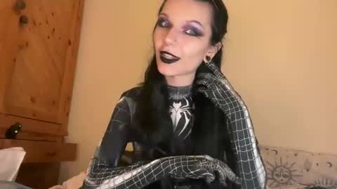 lizzybunny online show from 04-16-26, 07:58