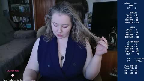 Lia online show from 04-17-26, 01:58