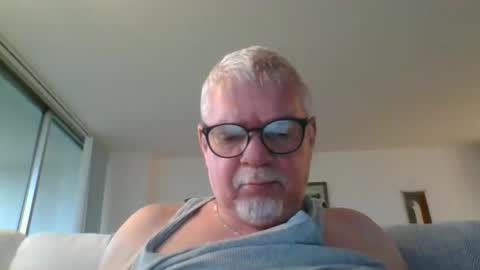 Snapshot of lllllllleo chatting on 12-29-24, 04:08 Lost Leo online show from 12-29-24, 04:08