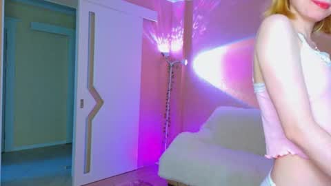 Snapshot of llovelymia chatting on 06-22-26, 02:46 llovelymia online show from 06-22-26, 02:46