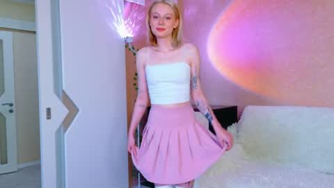 Snapshot of llovelymia chatting on 07-20-26, 03:10 llovelymia online show from 07-20-26, 03:10