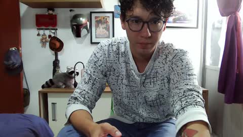 Snapshot of lobomx19 chatting on 12-05-24, 04:01 Lobo online show from 12-05-24, 04:01