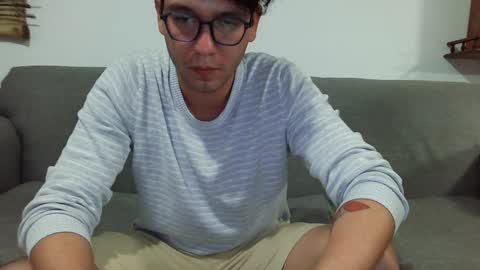 Snapshot of lobomx19 chatting on 02-03-25, 02:03 Lobo online show from 02-03-25, 02:03