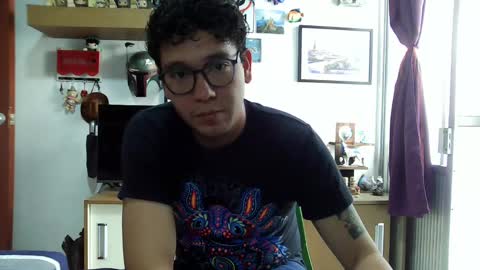 Snapshot of lobomx19 chatting on 02-25-25, 10:18 Lobo online show from 02-25-25, 10:18