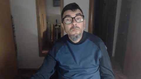 Snapshot of lobosolitario73 chatting on 10-30-25, 11:05 lobosolitario73 online show from 10-30-25, 11:05