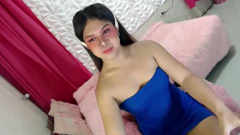 Snapshot of lobotara69 chatting on 02-04-25, 10:13 Thea online show from 02-04-25, 10:13