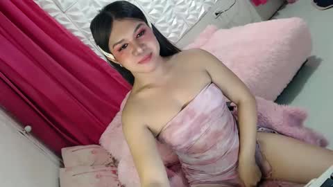 Snapshot of lobotara69 chatting on 02-11-25, 02:57 Thea online show from 02-11-25, 02:57