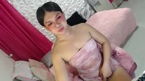 Snapshot of lobotara69 chatting on 02-15-25, 09:16 Thea online show from 02-15-25, 09:16