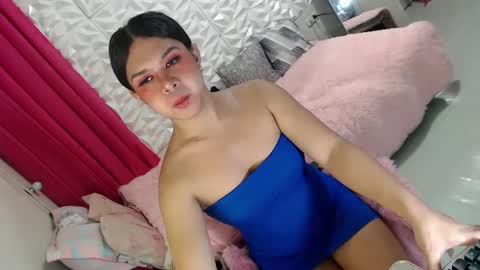 Snapshot of lobotara69 chatting on 02-22-25, 01:44 Thea online show from 02-22-25, 01:44