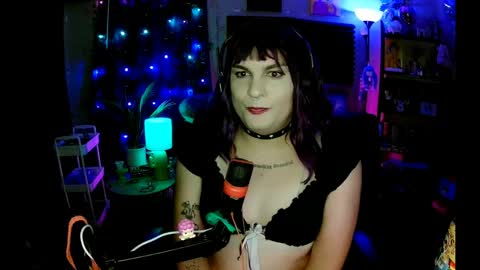 Snapshot of lobotomyprincess chatting on 06-07-26, 02:16 LobotomyPrincess online show from 06-07-26, 02:16