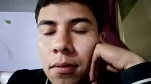 Snapshot of lof_ly08 chatting on 03-05-25, 12:05 lof_ly08 online show from 03-05-25, 12:05